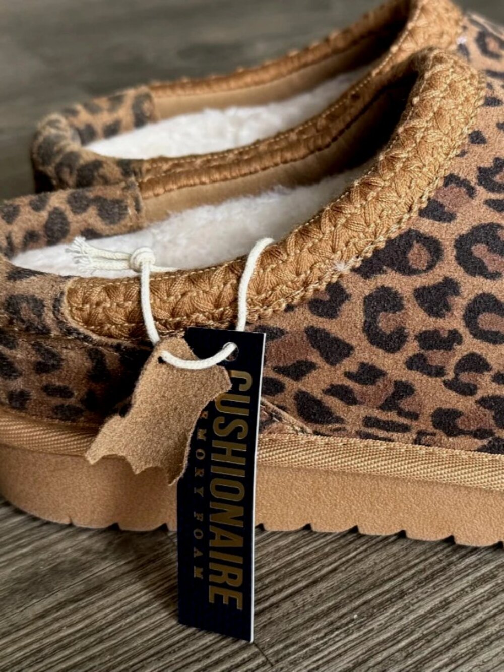 CUSHIONAIRE Leopard Print Genuine Suede Cozy Slippers Faux Fur 8 M NWT - Picture 15 of 15